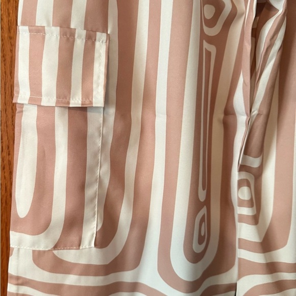 Women’s Flowy Palazzo Pants Sz M Tan And White Geometric Pattern With Pockets - Picture 5 of 12